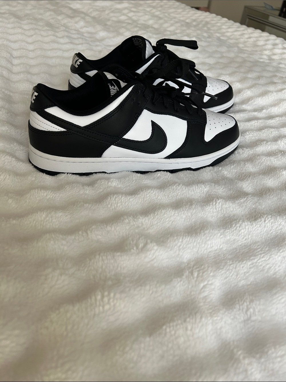 Nike Men’s Black and White Low-Top Sneakers
